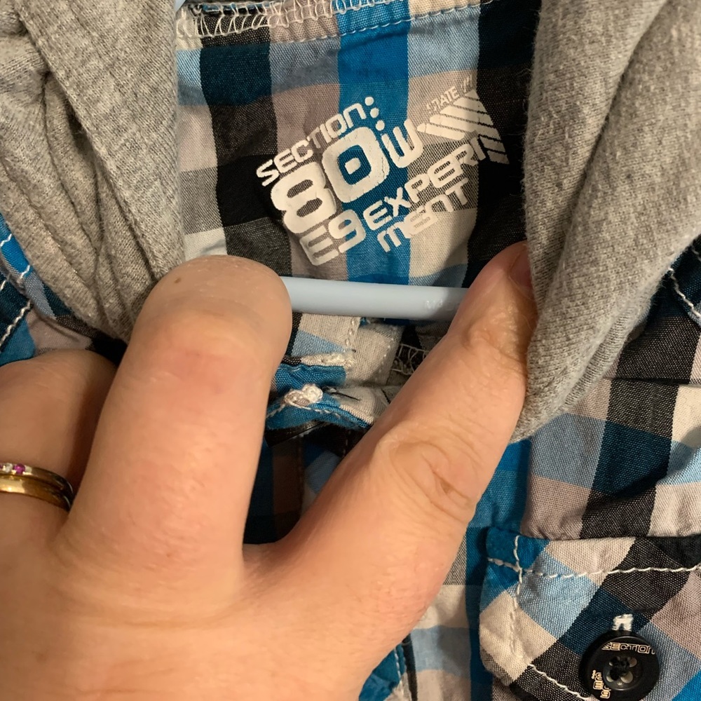 Button up shirt - Picture 2 of 3